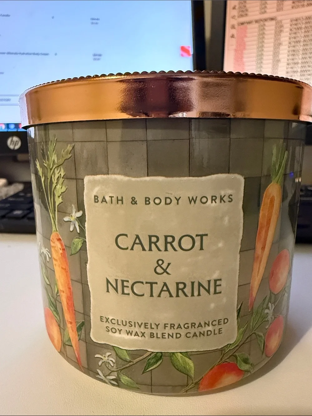 Bath & Body Works Carrot & Nectarine Decorative Candle - Green & Copper